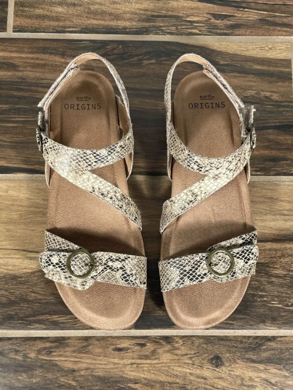 Earth Origins Beck Shoes Womens 7.5 Narrow Taupe Reptile Print Strappy Sandals